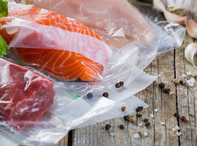 Sac sous vide gaufré vs sac lisse : quelles différences et quels usages ?
